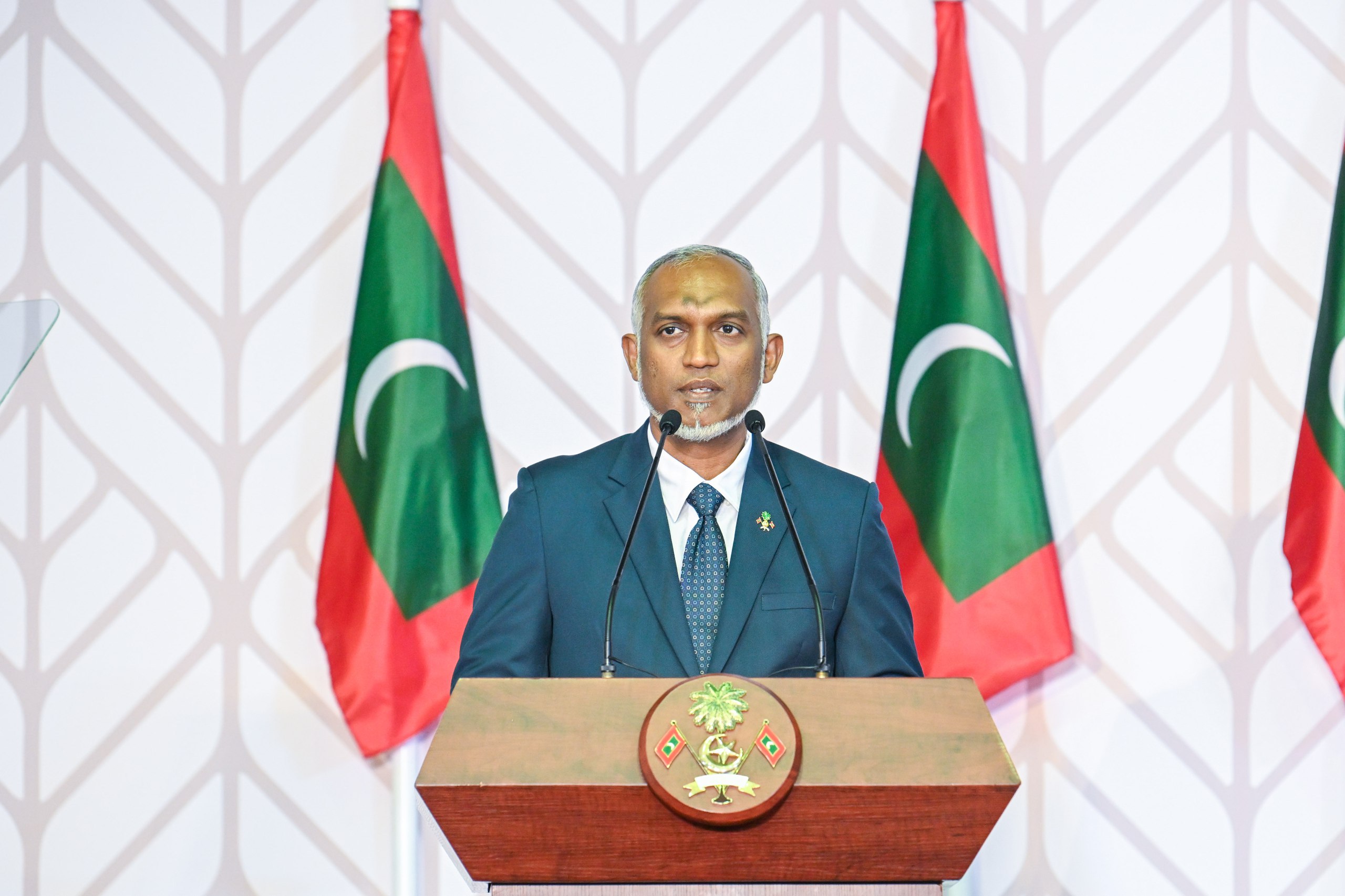ސޯސަލް މީޑިއާގައި ރައީސް މުއިއްޒަށް މަރުގެ އިޒާރުދިން މައްސަލައެއް ބަލަނީ