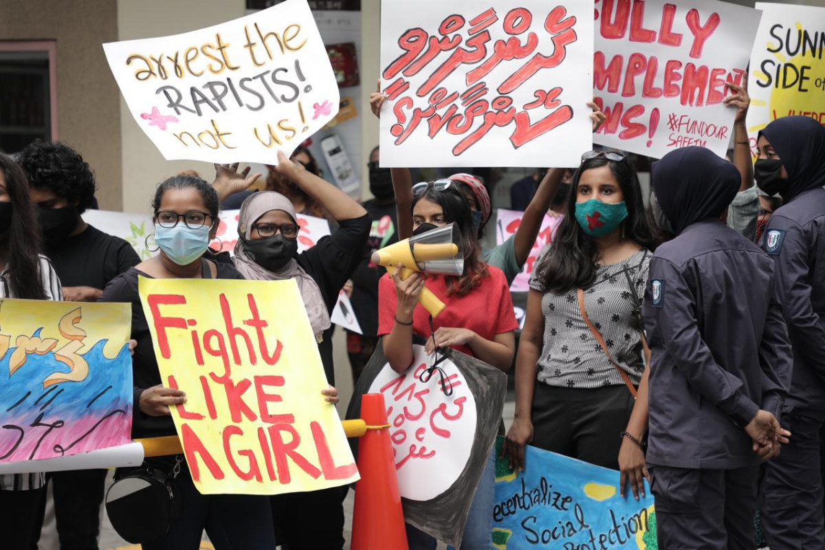 12 އަހަރުގެ އަންހެން ކުއްޖަކަށް ބޮޑުބޭބެއެއް ޖިންސީ ގޯނާކުރި މައްސަލައެއް
