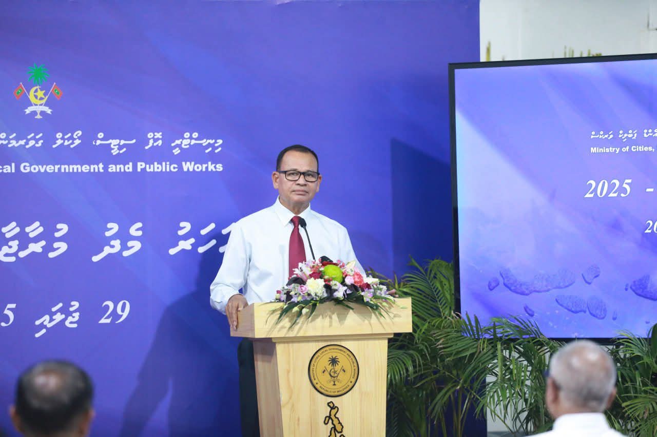 ސިވިލް ސާވަންޓުންގެ މުސާރަ ބޮޑުކުރަން މަޝްވަރާ ކުރަނީ