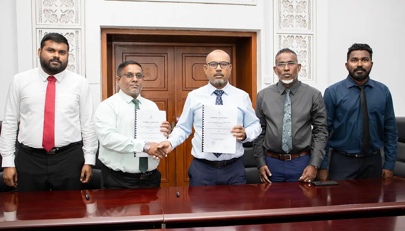 ފިއްލަދޫގެ މަގުތައް ޒަމާނީ ފެންވަރަށް ތަރައްޤީކުރުމުގެ މަސައްކަތް އާރްޑީސީއާ ހަވާލުކޮށްފި