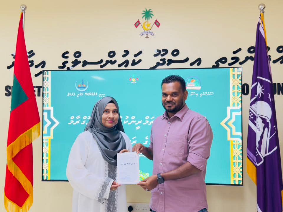 ލ.އިސްދޫގައި ޖަމާޢަތްތެރިން ތަމްރީން ކުރުމުގެ ޕްރޮގްރާމް ފުރިހަމަކުރި ބައިވެރިންނަށް ސަނަދު ހަވާލުކޮށްފި