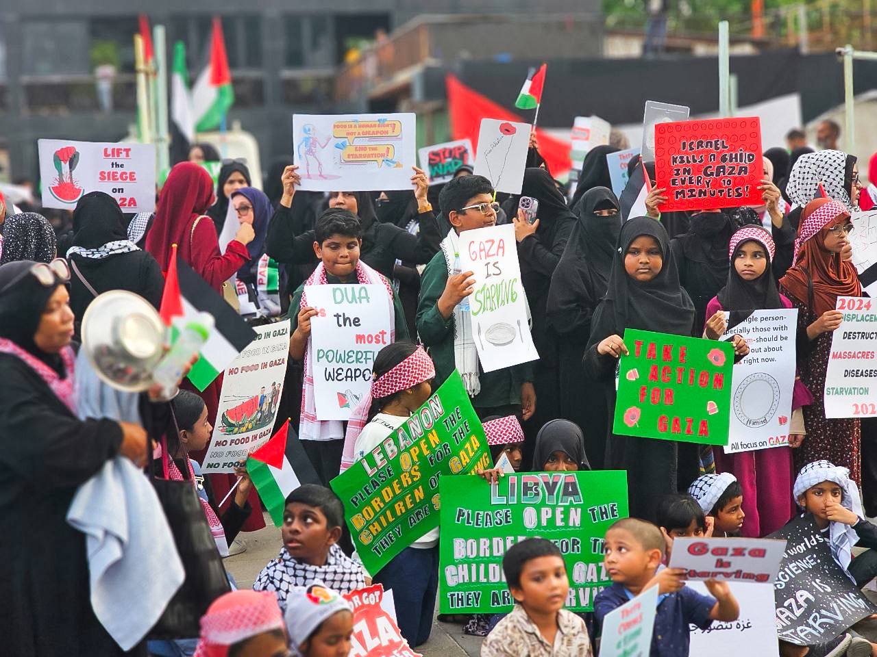 ފޮޓޯ ގެލަރީ: ފަލަސްތީންގެ ހައްގުގައި ބޭއްވި ހިނގާލުމުގެ ތެރެއިން