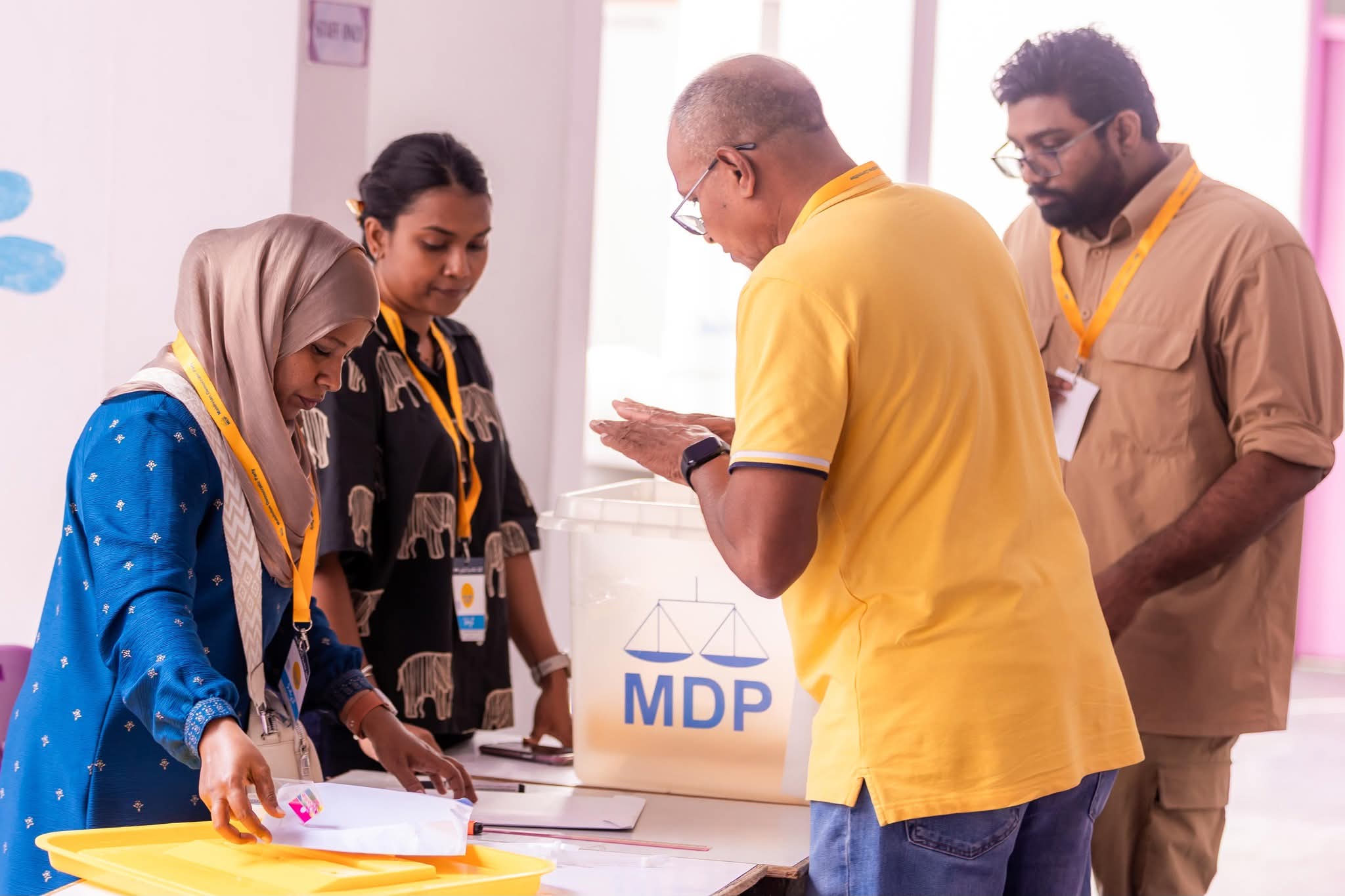 އެމްޑީޕީގެ ޕްރައިމަރީގެ ވޯޓުލުން ފަށައިފި