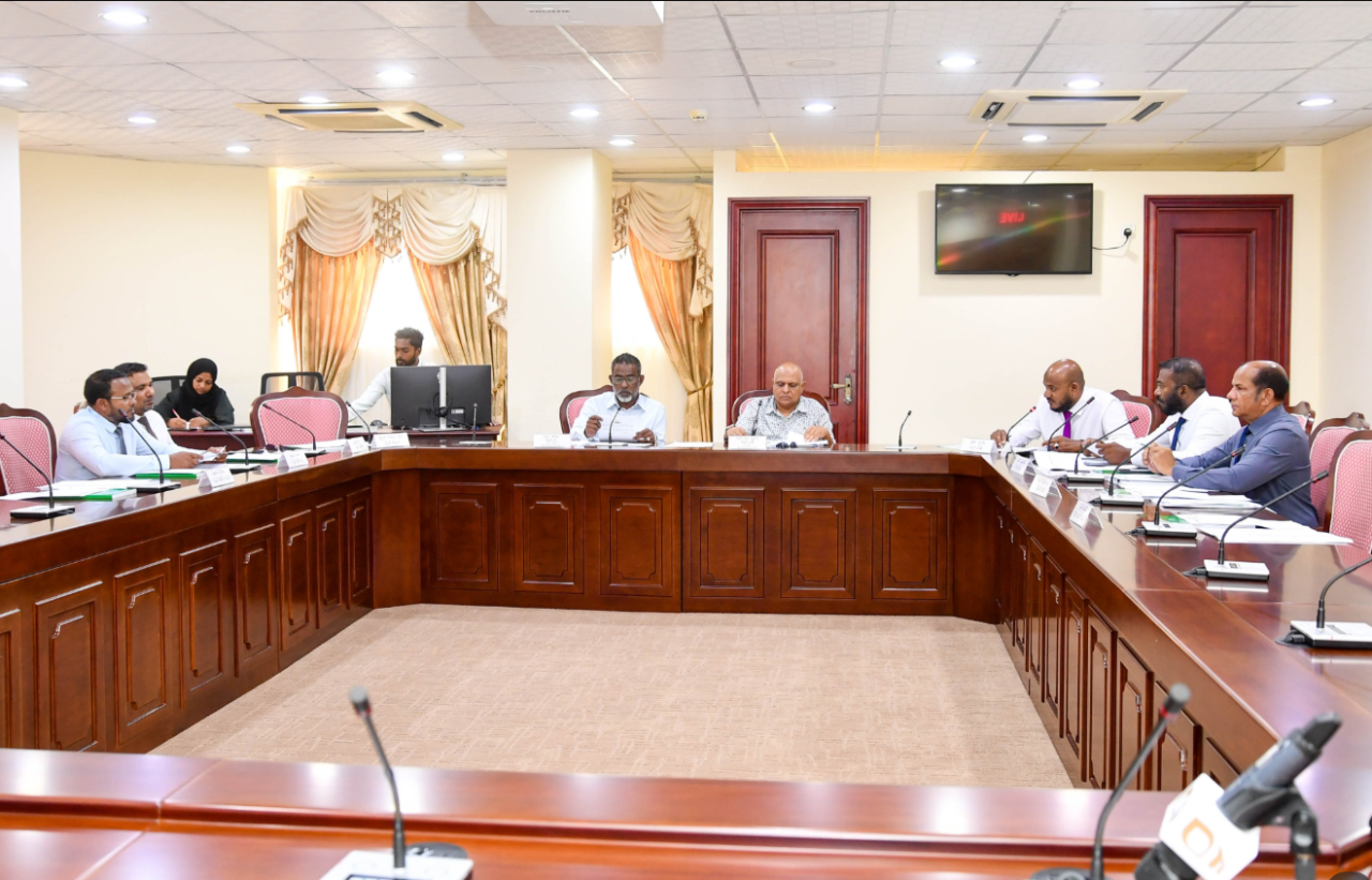 ދެ އިންތިހާބު އެއްކޮށްލާ އިސްލާހާ ބެހޭގޮތުން ޕާޓީތަކާއި އީސީ އާއި އޭޖީއާ ކޮމިޓީން ބައްދަލުކުރަނީ