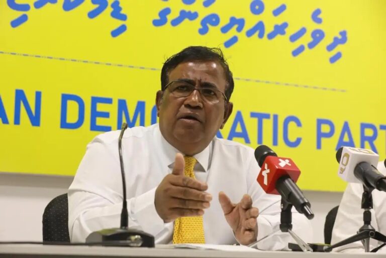 ފައިސާ ނެތިގެން އެމްޑީޕީގެ އެތެރޭގެ އިންތިހާބު ފަސްކުރަން ހުށަހަޅަނީ