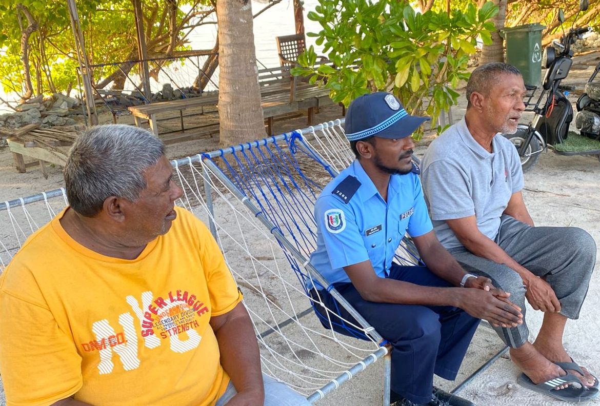 ބ. ހިތާދޫގައި ފުލުހުން ވޯކް އެންޑް ޓޯކް ހަރަކާތެއް ކުރިއަށް ގެންގޮސްފި