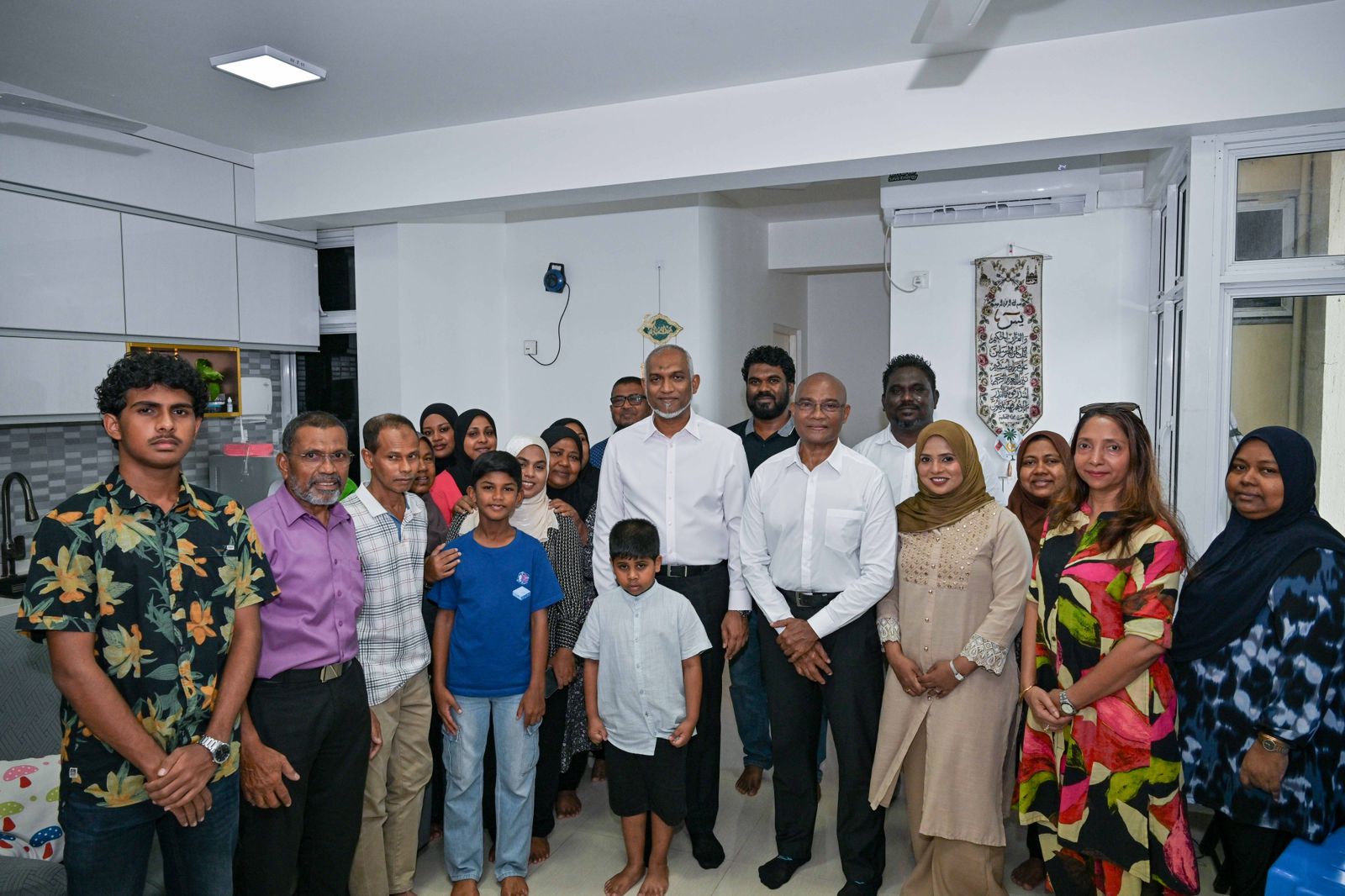 ޕީއެންސީގެ “ދޮރުން ދޮރަށް” ހަރަކާތުގައި ރައީސުލްޖުމްހޫރިއްޔާ ބައިވެރިވެވަޑައިގެންފި