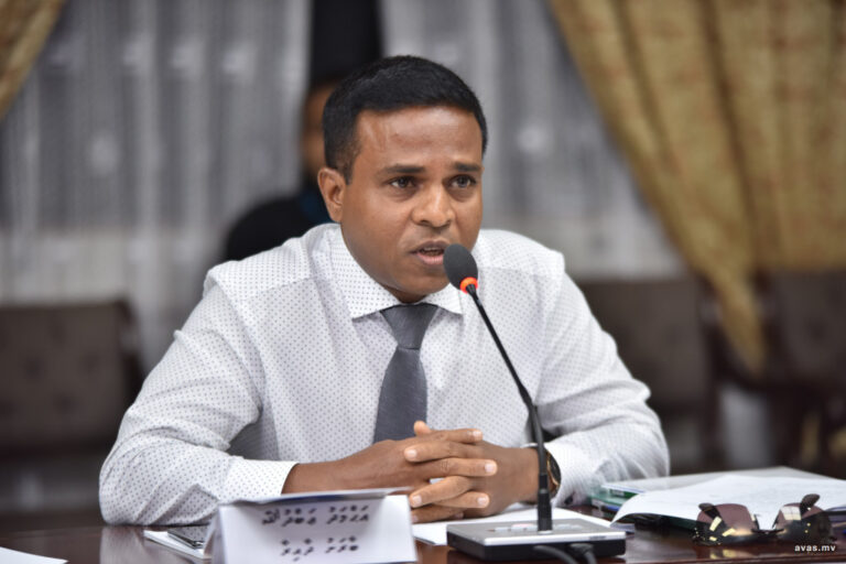 ސަރުކާރުން ދެން މިހާރު ކުރަންވި ކަމަކީ ހެދި ބިލެތާއި ކިއްލި ވިއްކުން: އަހްމަދު އަބްދުﷲ
