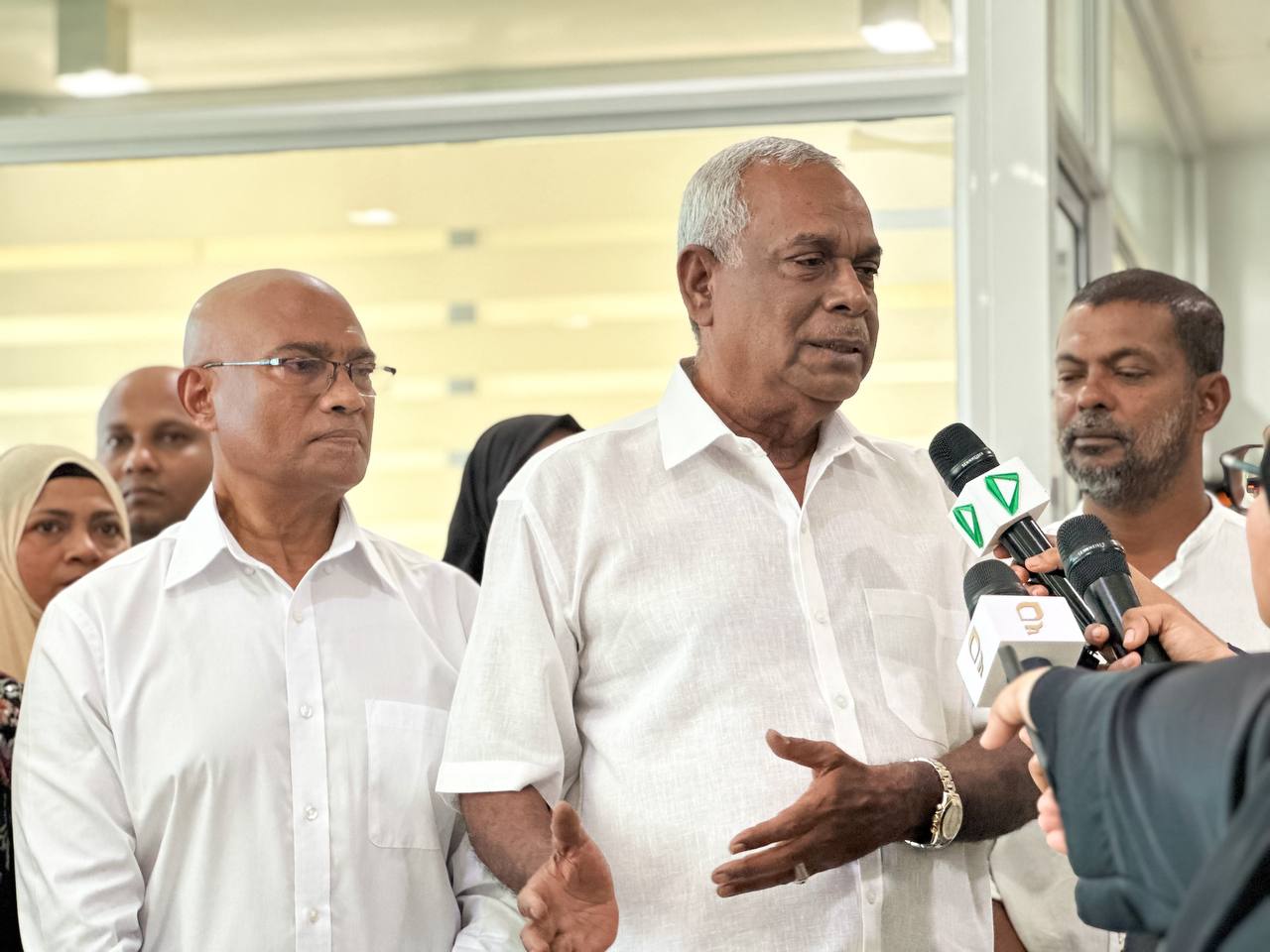 ސަރަނގު އާދަމް މަނިކުގެ ތާއީދު މޫސާ އަލީ ޖަލީލަށް!