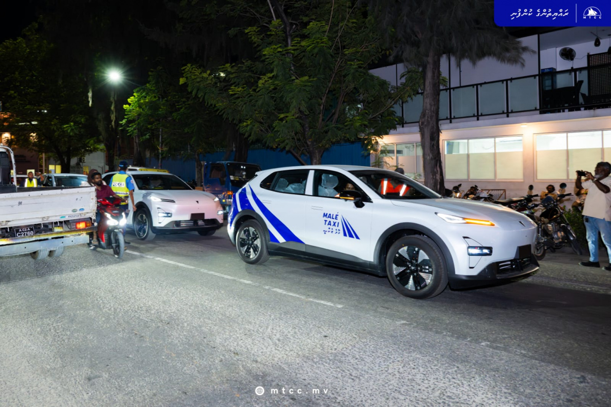 ކޮރަޕްޝަންގެ ތުހުމަތު އޮއްވައި މާލެ ޓެކްސީ އެޕް 2 މަސް ފަހުން ލޯންޗުކޮށްފި