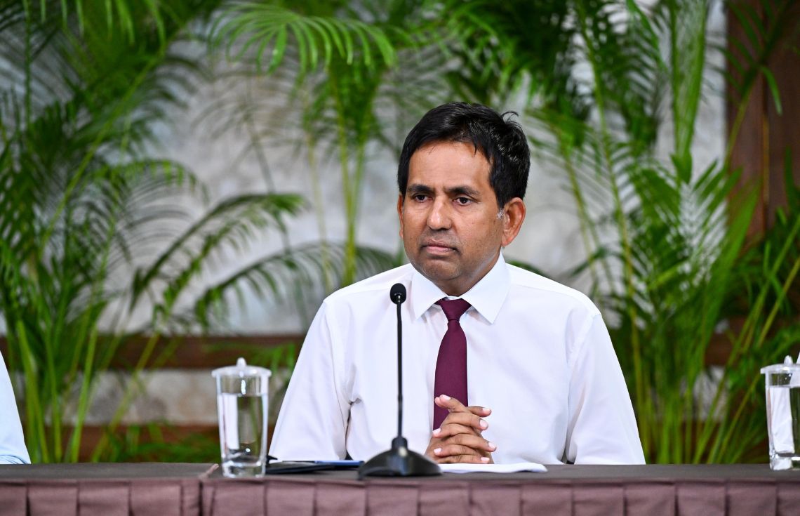 ކޮލަމްބޯ ބަނދަރުގައި ތާށިވި ކޮންޓެއިނަރުތައް ކްލިއާކުރުން ހަލުވިކޮށް ކުރިއަށް