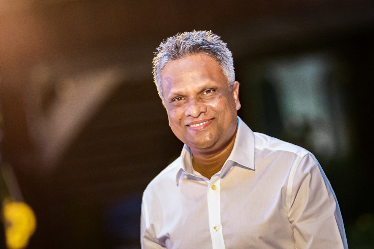 މާލޭގެ މޭޔަރުކަން އާޒިމް ދިފާއު ކުރައްވައިފި