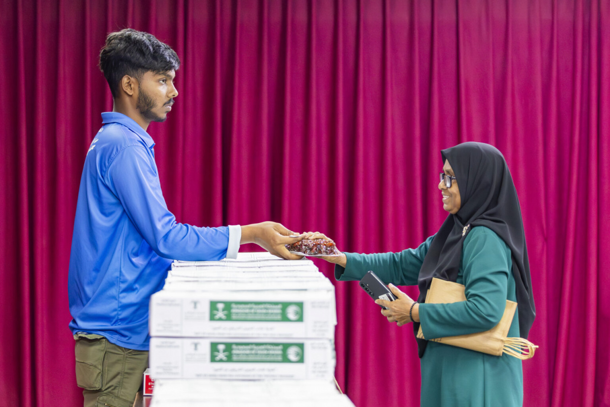 ސައުދީން ހަދިޔާކުރި 50 ޓަނުގެ ކަދުރު ބަހަން ފަށައިފި