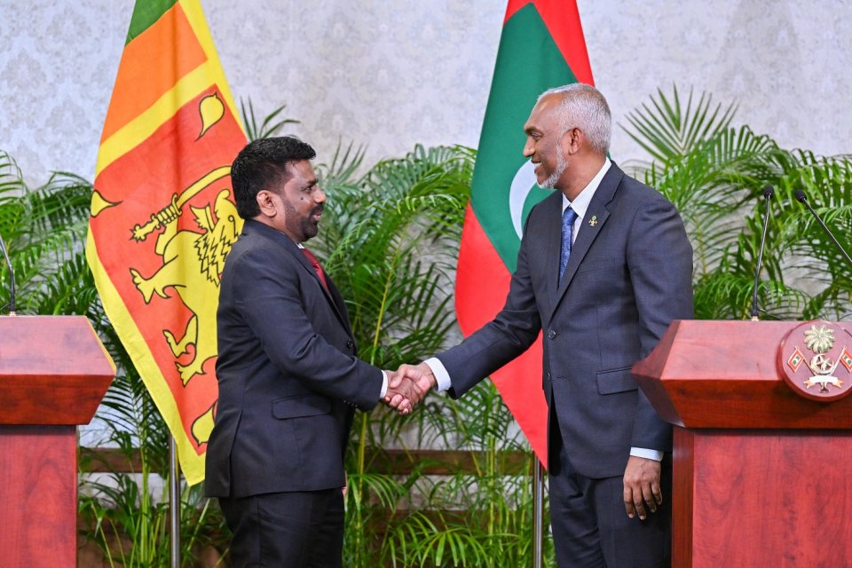 ބޮޑު ވަފުދަކާއެކު ރައީސް މުއިއްޒު އާދިއްތަ ދުވަހު ލަންކާއަށް