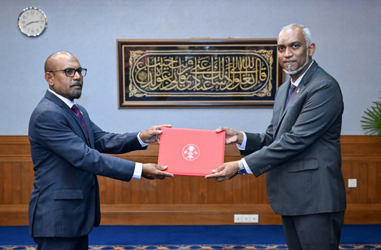 ޑިފެންސް މިނިސްޓަރުކަމަށް ހަސަން ރަޝީދު އައްޔަނުކުރައްވައިފި