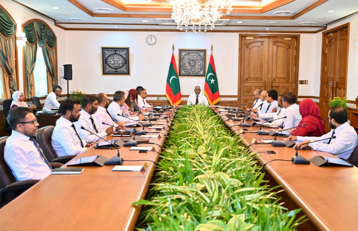 މެދުއިރުމަތީ ހަމަނުޖެހުންތަކާ ގުޅިގެން ވަޒީރުންގެ ކޮމެޓީއަށް ބަދަލު