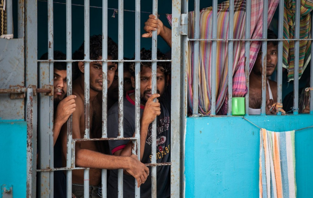 ދޫނިދޫ ޖަލުގައި ބިޑިއަޅުވައި ގައިދީން އަވީގައި ބައިތިއްބާ މައްސަލައެއް ފެންމަތިކޮށްފި