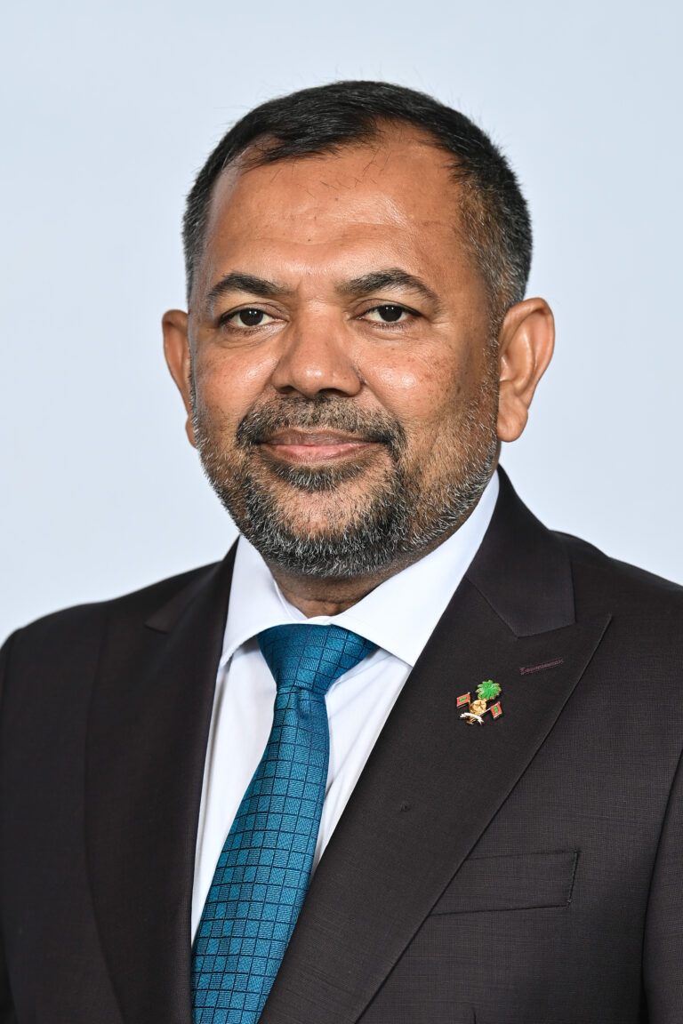 މިނިސްޓަރ މޫސާ ޒަމީރު