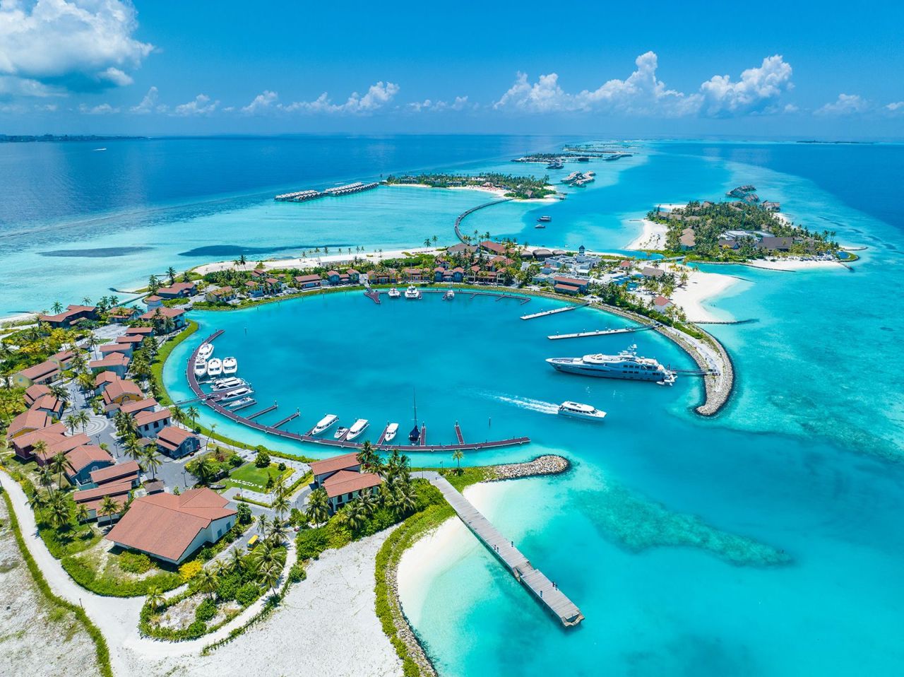 ވޯލްޑް ޓްރެވަލް އެވޯޑްސް ކްރޮސްރޯޑްސްގައި ބާއްވަން ނިންމައިފި