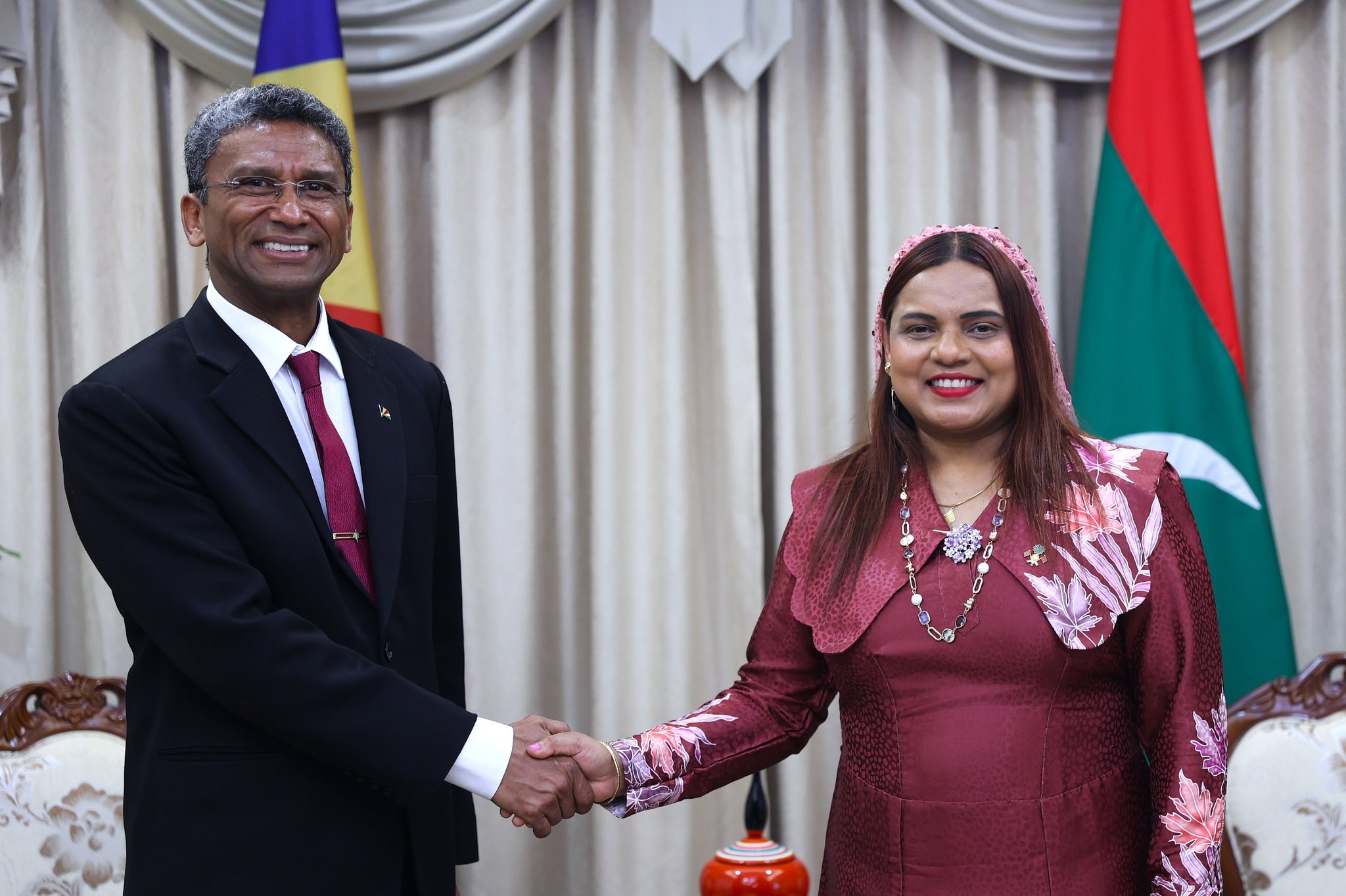 ދިވެހިރާއްޖެއާއި ސީޝެލްސްއާ ދެމެދު ވިސާއާ ނުލައި ދަތުރުކުރެވޭ ގޮތް ހަދައިފި