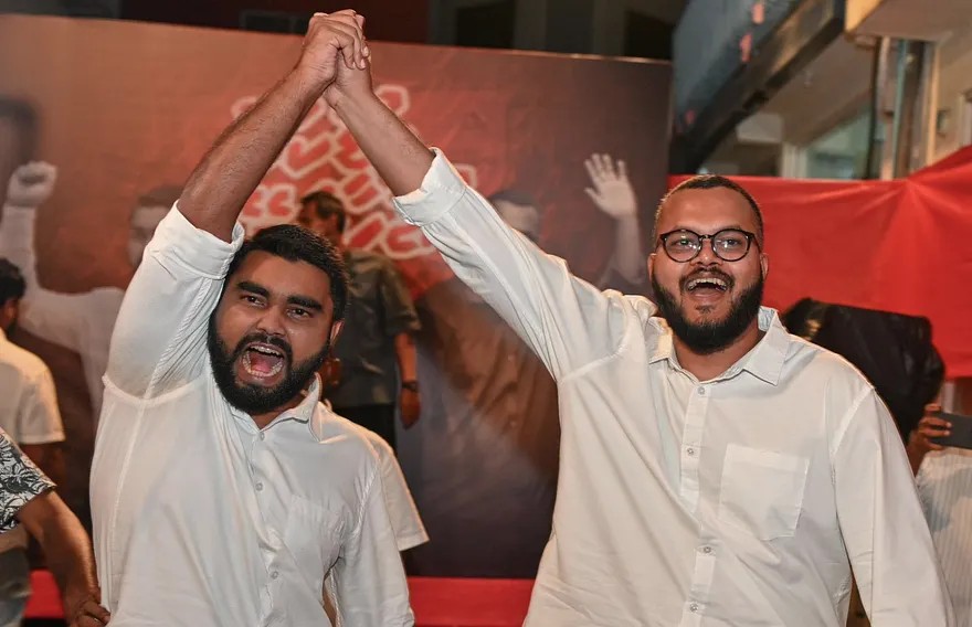 ޝަހުޒާނާއި ލީވާން ތިބި ޖަލު ގޮޅިން ފޯނެއް ފެނުނު، މައްސަލަ ތަހުގީގު ކުރާނެ: މިނިސްޓަރު