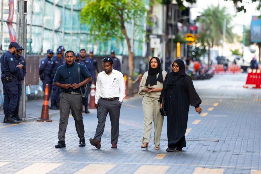 އީޝާއަށް ދިފާއުގައި އެއްވެސް ވާހަކައެއް ދައްކަން ފުރުސަތެއް ނުދިން: ވަކީލުން