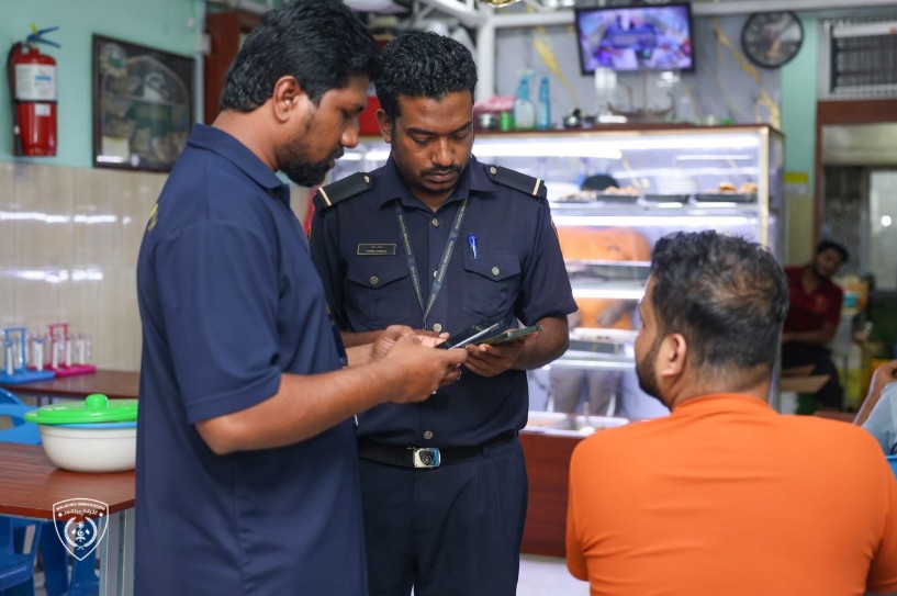ބިދޭސީން ވިޔަފާރިކުރަމުން ދިޔަ ހަ ތަނެއް ބަލައި، ހަތް މީހަކު އިމިގްރޭޝަންގެ ބެލުމުގެ ދަށަށް
