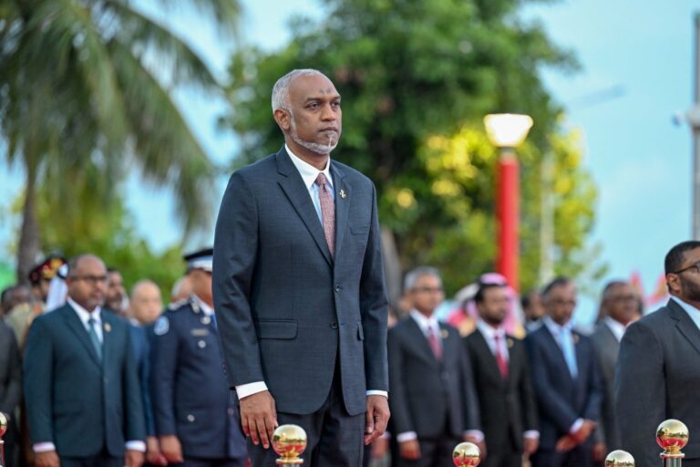 މިނިވަން ދުވަހުގެ ދިދަ ނެގުމުގެ ރަސްމިއްޔާތުގައި ރައީސްގެ ދެކަނބަލުން ބައިވެރިވެވަޑައިގަންނަވައިފި